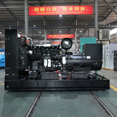 Cummin'in Genset 90kW 113KVA sessiz taşınabilir dizel jeneratörü ile çalıştırılıyor Kaliteli açık hava yağmur geçirmez römork sessiz mobil
