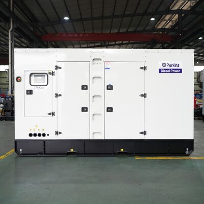 550kW 688KVA Su soğutmalı Süper Dizel Sessiz Jeneratör 50/60HZ Tek/Üç Fazlı Taşınabilir Jeneratörler DCEC Cummin